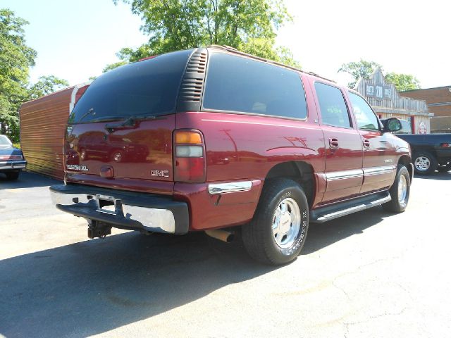 GMC Yukon XL 2002 photo 13