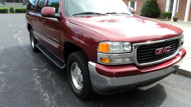 GMC Yukon XL 2002 photo 3