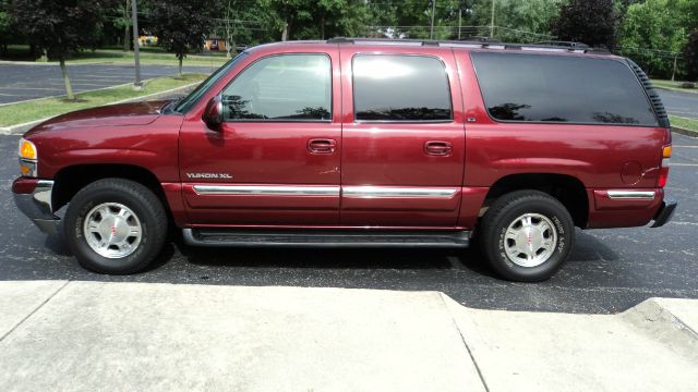 GMC Yukon XL 2002 photo 4