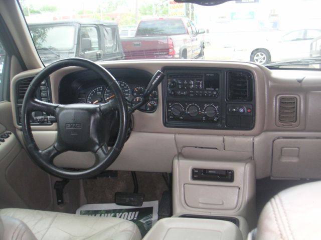 GMC Yukon XL 2002 photo 3