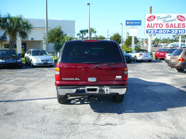 GMC Yukon XL 2002 photo 3