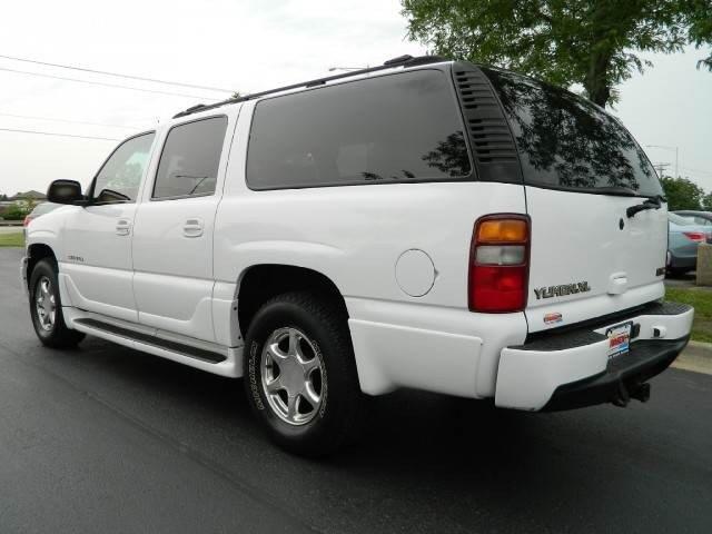 GMC Yukon XL 2002 photo 2