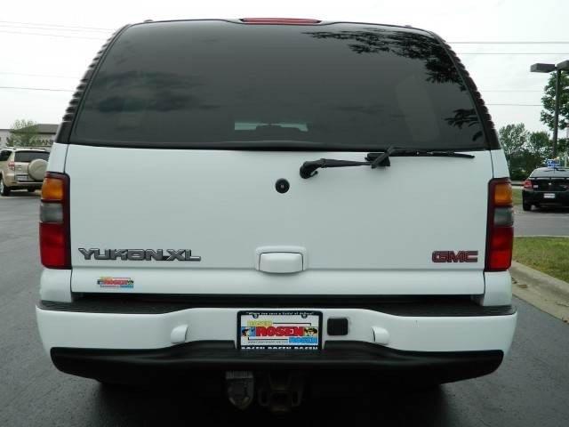 GMC Yukon XL 2002 photo 4