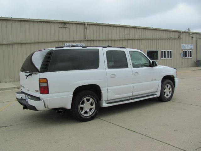 GMC Yukon XL 2002 photo 21