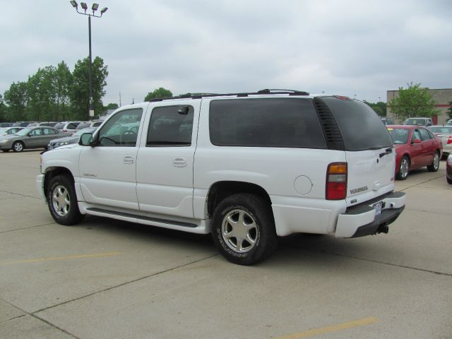 GMC Yukon XL 2002 photo 22