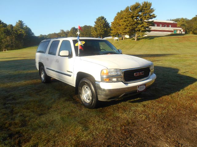 GMC Yukon XL 2003 photo 2