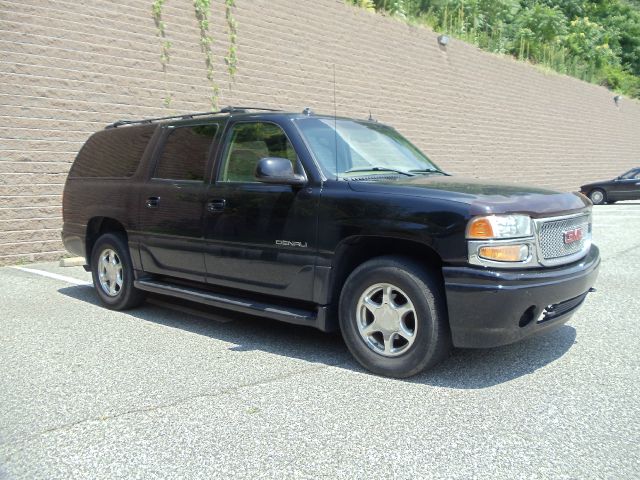 GMC Yukon XL Sport 4WD SUV