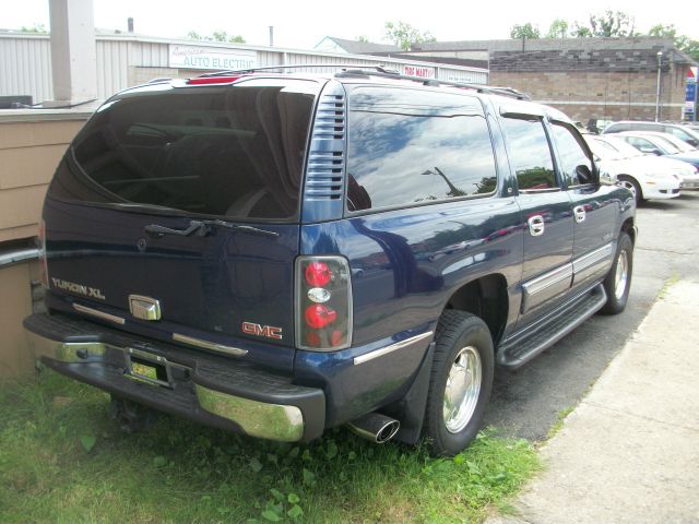 GMC Yukon XL 2003 photo 10