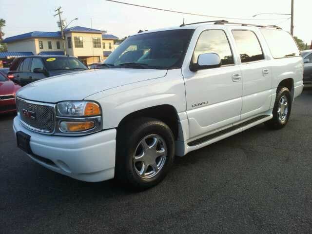 GMC Yukon XL 2003 photo 4