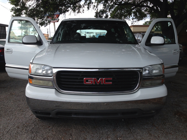 GMC Yukon XL 2003 photo 2