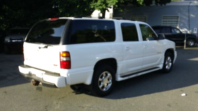 GMC Yukon XL 2003 photo 4