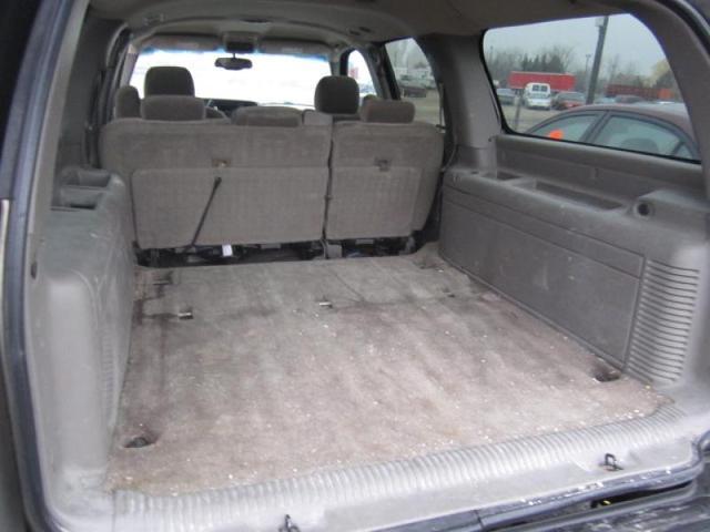 GMC Yukon XL 2003 photo 4