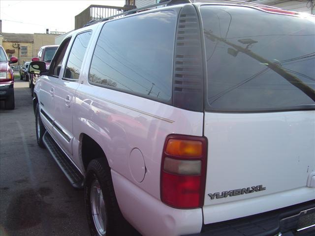 GMC Yukon XL Turbo 1.8 Quattro Sport Utility