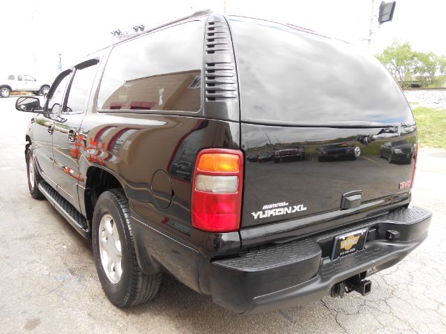 GMC Yukon XL 2003 photo 26