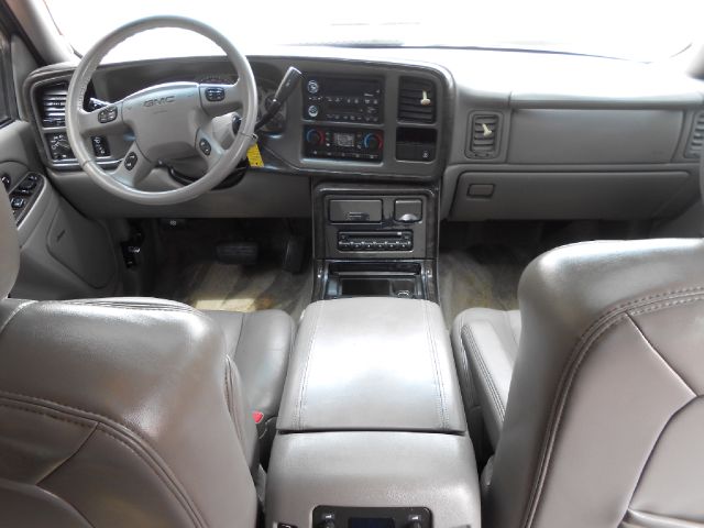 GMC Yukon XL 2003 photo 36