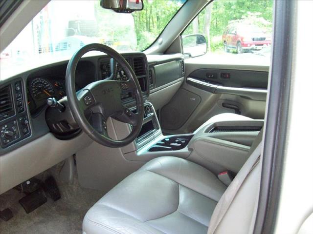 GMC Yukon XL 2003 photo 1