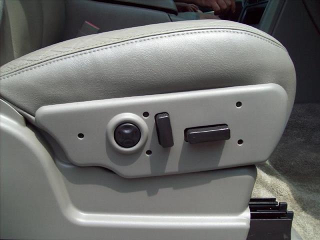 GMC Yukon XL 2003 photo 11