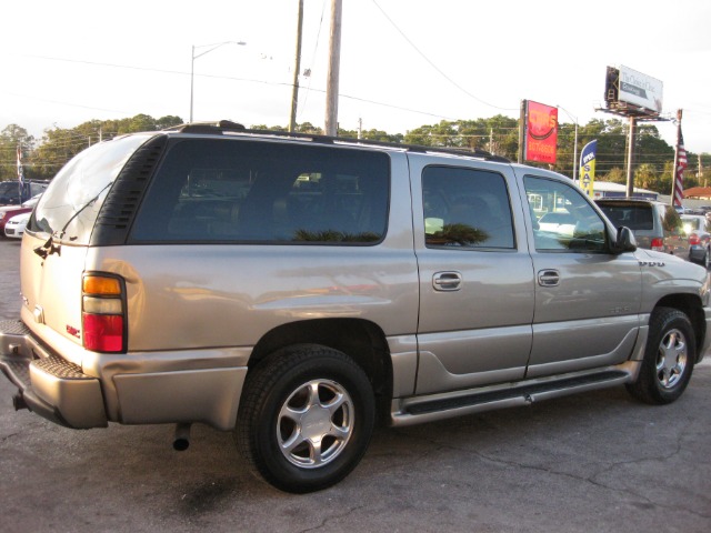 GMC Yukon XL 2003 photo 1