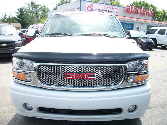 GMC Yukon XL 2003 photo 4