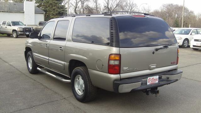 GMC Yukon XL 2003 photo 3