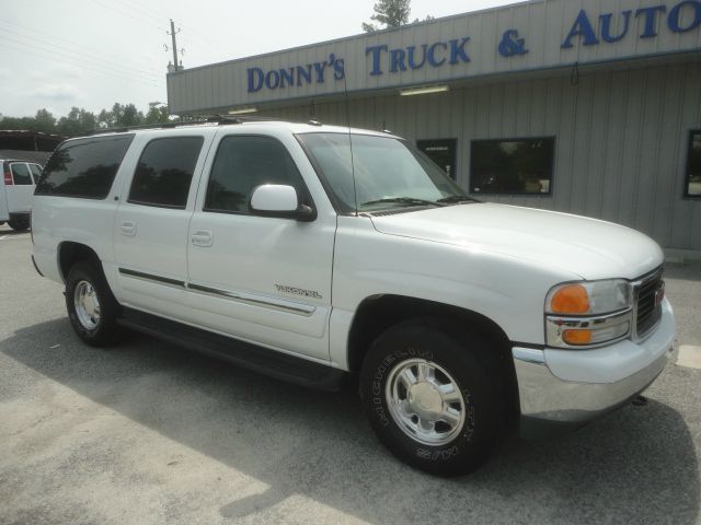 GMC Yukon XL 2003 photo 3