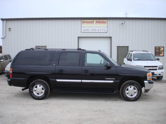 GMC Yukon XL 2003 photo 2