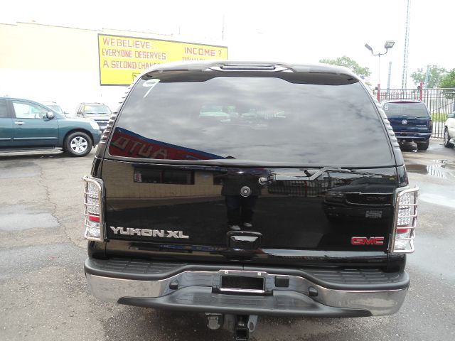 GMC Yukon XL 2003 photo 9