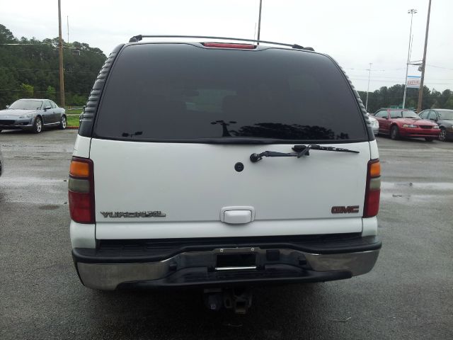 GMC Yukon XL 2003 photo 3