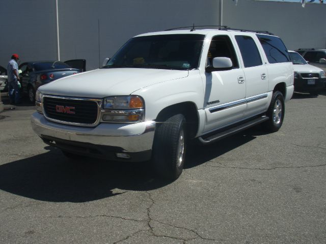 GMC Yukon XL 2003 photo 3