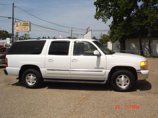 GMC Yukon XL 2003 photo 1