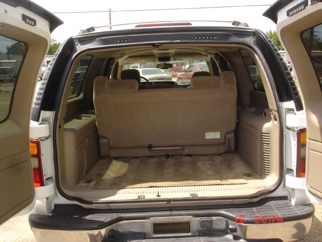 GMC Yukon XL 2003 photo 4