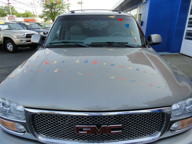 GMC Yukon XL SLE 4WD 15 SUV