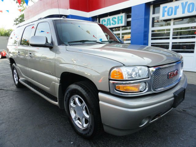 GMC Yukon XL 2003 photo 4