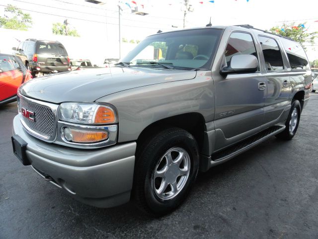 GMC Yukon XL 2003 photo 6