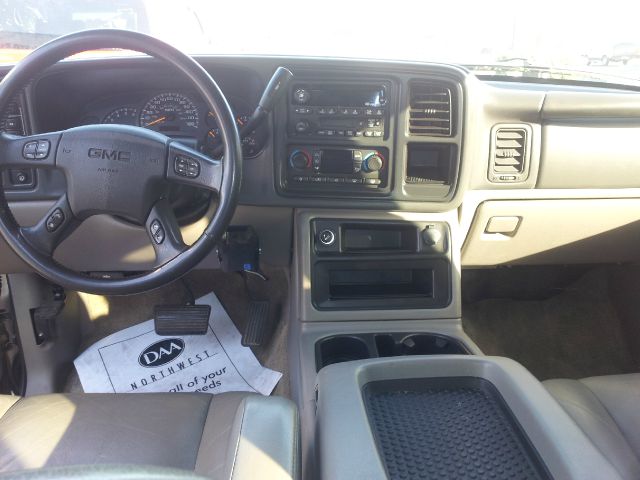 GMC Yukon XL 2003 photo 1