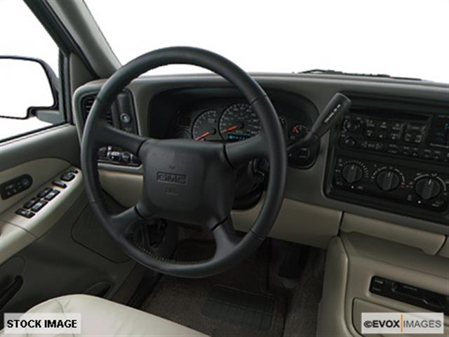 GMC Yukon XL 2003 photo 2