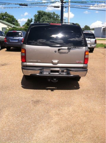 GMC Yukon XL 2003 photo 1