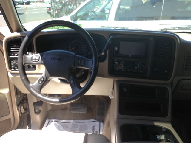 GMC Yukon XL 2003 photo 10