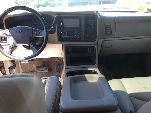 GMC Yukon XL 2003 photo 7