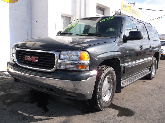 GMC Yukon XL 2003 photo 2