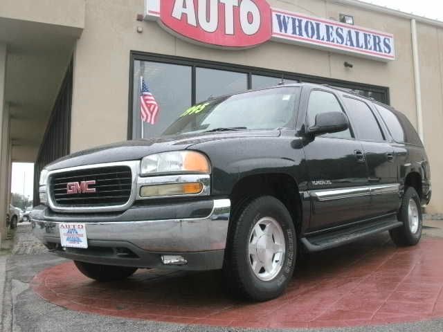 GMC Yukon XL 2003 photo 2