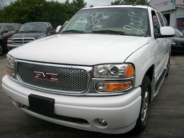 GMC Yukon XL 2003 photo 1