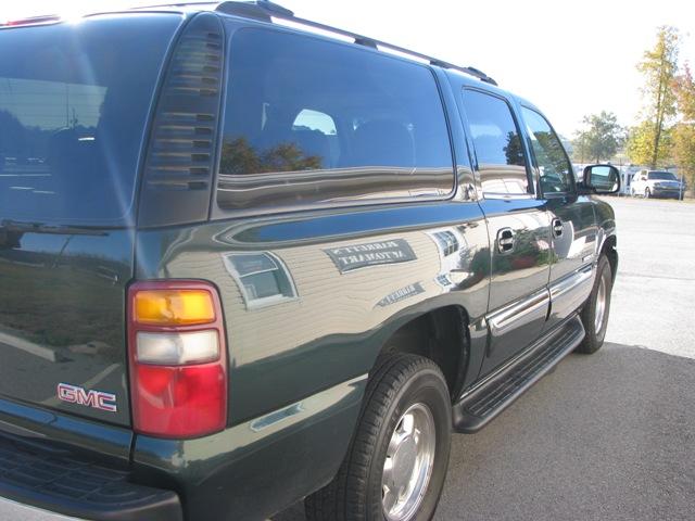 GMC Yukon XL 2003 photo 3