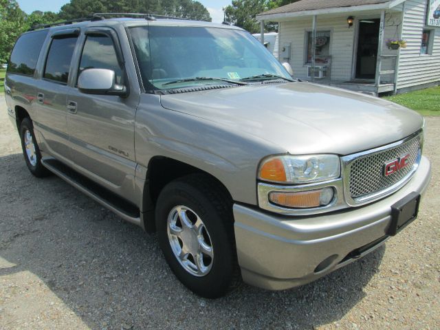 GMC Yukon XL 2003 photo 3