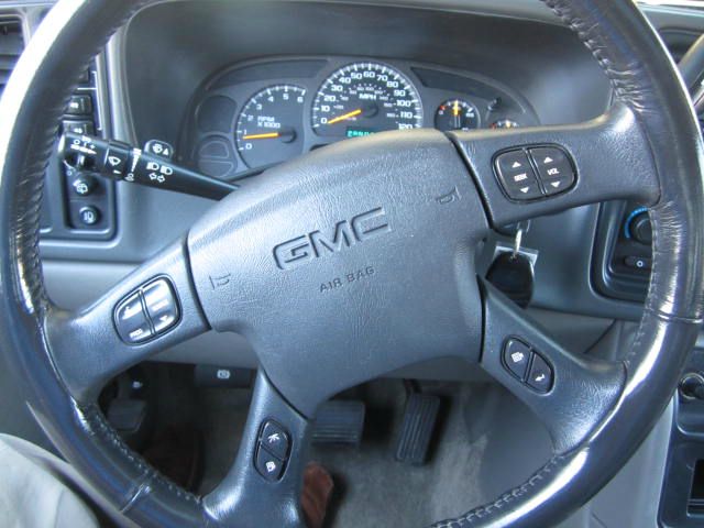 GMC Yukon XL 2003 photo 10