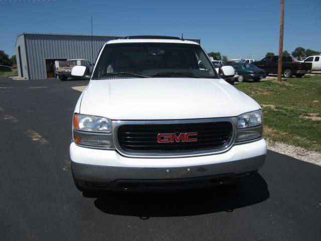 GMC Yukon XL 2003 photo 3