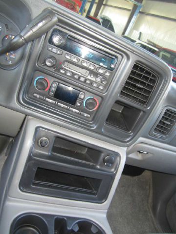 GMC Yukon XL 2003 photo 4