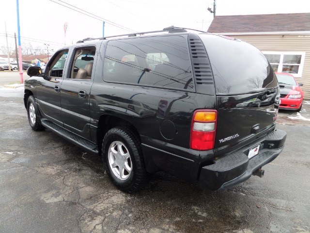 GMC Yukon XL 2003 photo 4