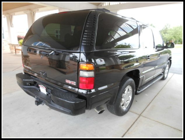 GMC Yukon XL 2004 photo 1