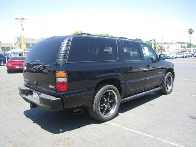 GMC Yukon XL 2004 photo 1